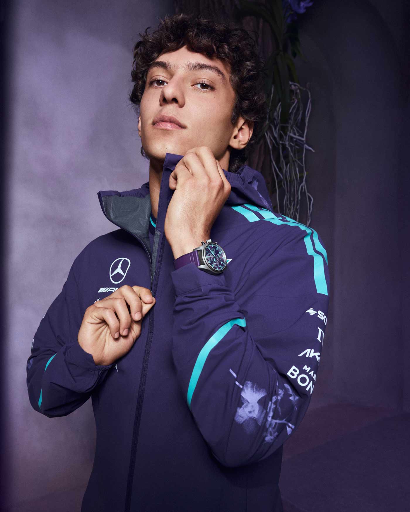 Kimi Antonelli wearing the Pilot’s Watch Chronograph 41 Mercedes-AMG PETRONAS Formula OneTM Team (Ref. IW388121)